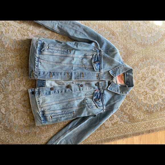 Levi’s Jean Jacket - Picture 3 of 8